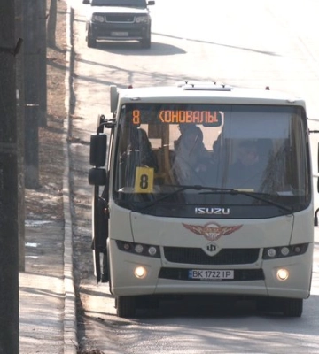 Сполучає два найбільших мікрорайони: у Рівному запустили автобусний маршрут №8 (ВІДЕО)