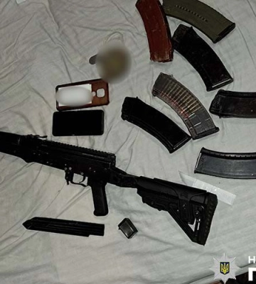 На Тернопільщині поліція виявила автоматичну зброю та боєприпаси у двох іноземців