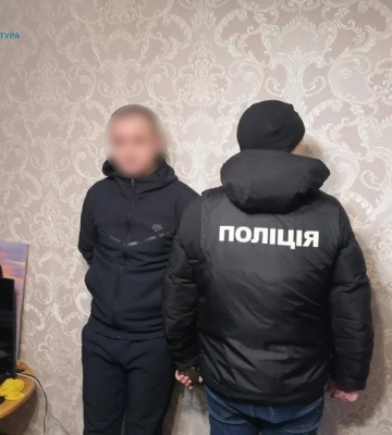Виманили у дружини загиблого військовослужбовця 592 тис грн: затримано шахраїв на Сумщині. ФОТОрепортаж