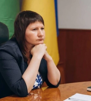 «Він мені не рівня»: чиновниця Чернівецької ОВА потрапила у скандал