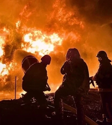 В Киевской области из-за дроновой атаки рф возник пожар на промышленном объекте