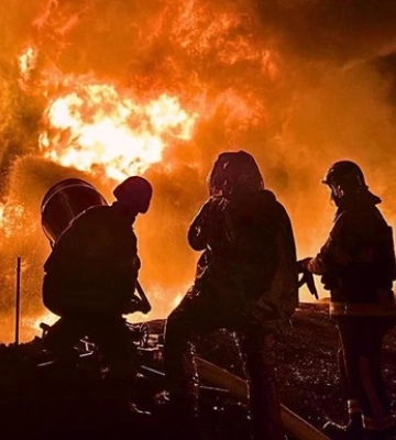 В Киевской области из-за атаки дронов возник пожар