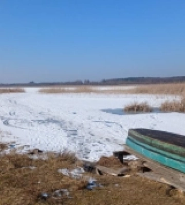 Волинь: зимове озеро Біле під кригою