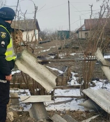 Нічна атака дронів на Київщині: пошкоджено елеватор, склади та приватні будинки