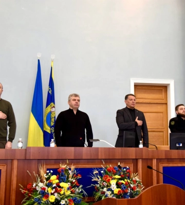 На позачерговій сесії черкаські депутати закликали Зеленського зайняти “безкомпромісну позицію”