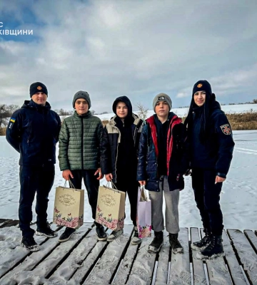 На Харківщині троє підлітків врятували чоловіка, що провалився під лід
