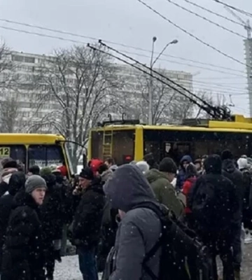 Правила для громадського транспорту в Києві під час тривог оновлять: що зміниться