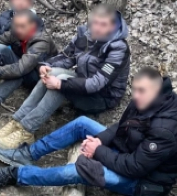 На Берегівщині двоє неповнолітніх супроводжували в Угорщину трьох військовозобов’язаних чоловіків
