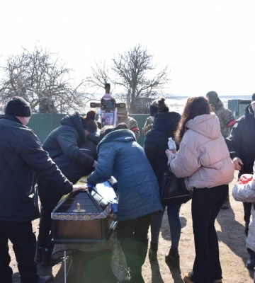Із загиблим на Харківщині військовим попрощалися в Петрівській громаді 
