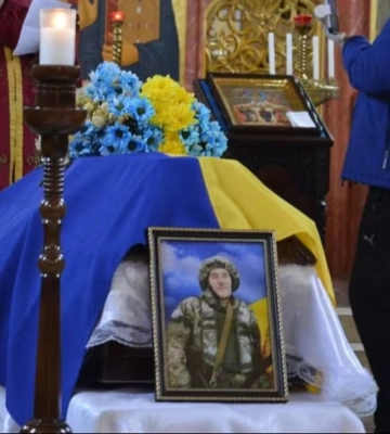 В Хусті попрощалися з полеглим Героєм Дмитром Хвустом