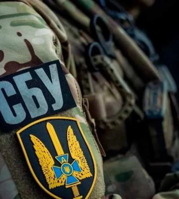 СБУ затримала колаборантів, які під час окупації правобережжя Херсона очолювали окупаційне «мнс рф»