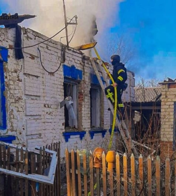 Пожар в частном доме – россияне атаковали дроном село на Харьковщине