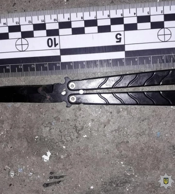 На Хмельниччині засуджено ревнивця, який вдарив суперника ножем у живіт