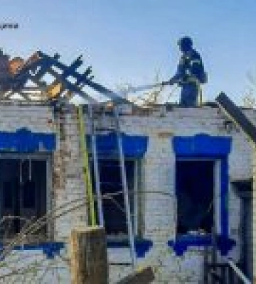 Безпілотник рф завдав удару по селу Хатнє на Харківщині