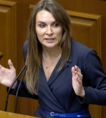 Рівненська нардепка розповіла, що депутати вивозили ухилянтів за кордон Рівненська нардепка розповіла, що депутати вивозили ухилянтів за кордон