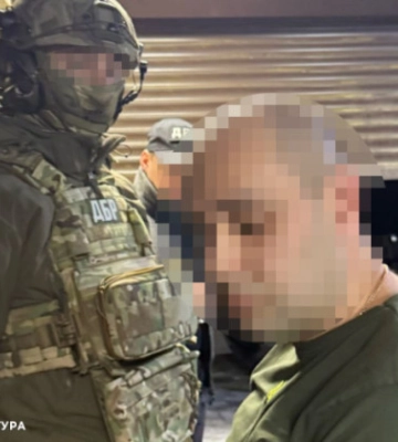 На Киевщине чиновник налоговой систематически брал взятки за невмешательство в работу предпринимателей