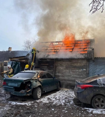 У Дубровиці горіла господарська споруда