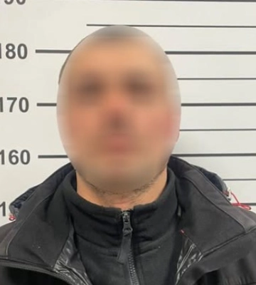 У Львові «на гарячому» затримали злодія, який вчинив серію крадіжок з автомобілів