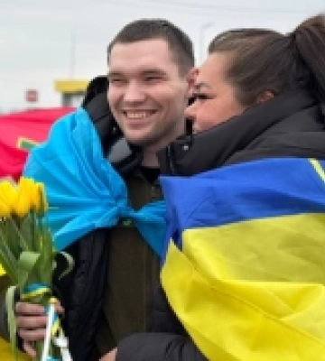В Ізмаїлі зустріли звільненого з полону прикордонника Володимира Гутника