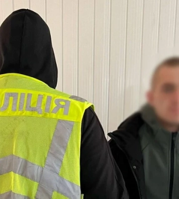 Украв телефон, ноутбук і гроші: у Києві затримали молодика, який пограбував військового