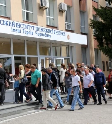 Солдафонские порядки в ликвидированном Черкасском Институте пожарной безопасности: что происходит с курсантами