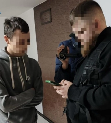 Двох осіб підозрюють у зборі та передачі інформації про ЗСУ на користь рашистів
