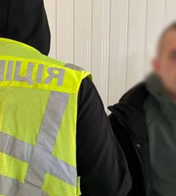 У Києві рецидивіст пограбував військового, але його швидко затримали