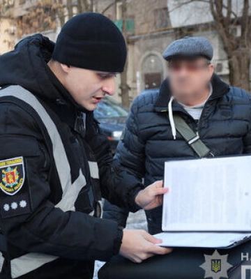У Запоріжжі викрили чоловіка, який за 11 тисяч доларів обіцяв зняття з військового обліку (ФОТО)