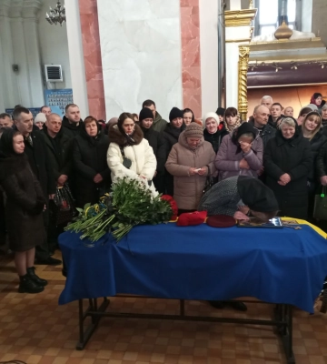 У Луцьку провели в останню дорогу захисника України Євгена Пришву
