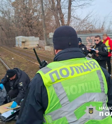 У Києві біля станції трамваю знайшли вбитого чоловіка