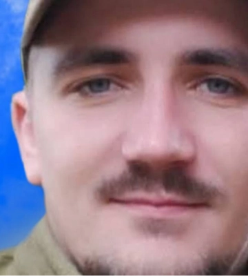 Загинув унаслідок артилерійського обстрілу: на Волині попрощаються з Героєм Романом Ткачем