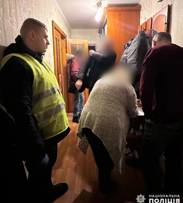 Поліцейські Житомирщини викрили злочинну схему крадіжок брендового одягу. ФОТО