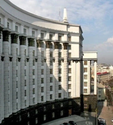 Кабміном пройшлася хвиля звільнень: що відомо