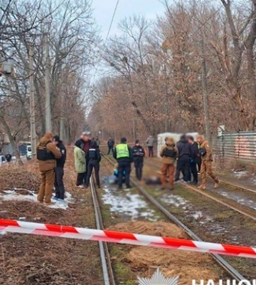 У Києві біля станції трамваю знайшли вбитого чоловіка