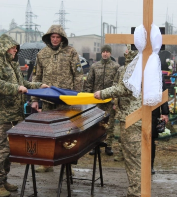 У Луцьку попрощаються із загиблим на Донеччині Максимом Шевякіним