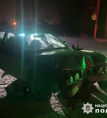 На Одещині п’яна водійка автомобіля врязалась у світлофор