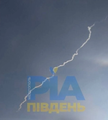 В Мелитополе гремят мощные взрывы, в небе самолеты врага 