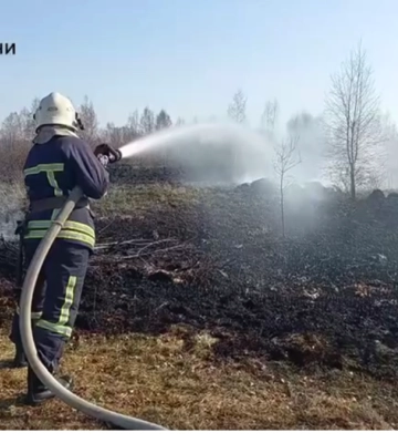 Пожежа сухостою в Калуському районі ледь не коштувала життя чоловікові