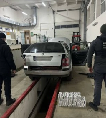 Закарпатка намагалася провезти до Словаччини безакцизні сигарети (ФОТО)