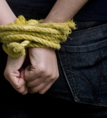 Оголосили підозру двом російським військовим, які зґвалтували та вбили жінку в Бучі