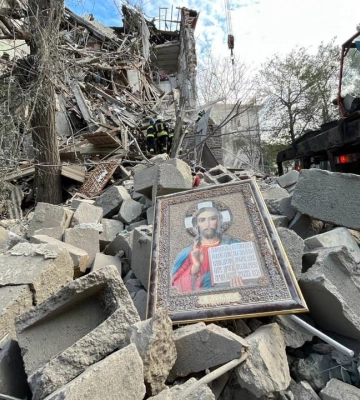 Рятувальники показали наслідки ракетного удару по Запоріжжю
