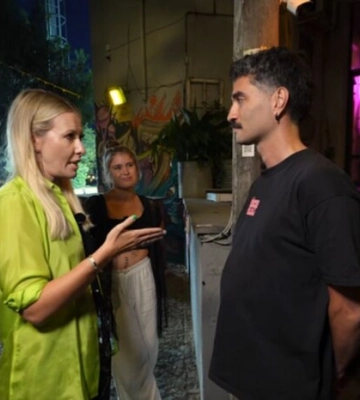Ксенія Собчак гнівно відреагувала на «Слава Україні!»: відео інциденту Ксенія Собчак гнівно відреагувала на «Слава Україні!»: відео інциденту