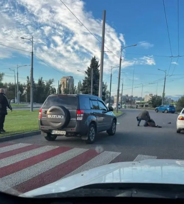У Дніпрі на пішохідному переході легковик збив 15-річну школярку