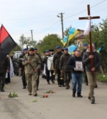 У  громаді під Луцьком прощались з Героєм Юрієм Герасюком. ФОТО