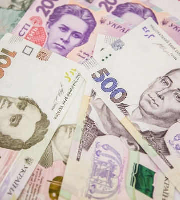 «Мінімалка», виплати ВПО та ціни на продукти: що змінилося в Україні з жовтня