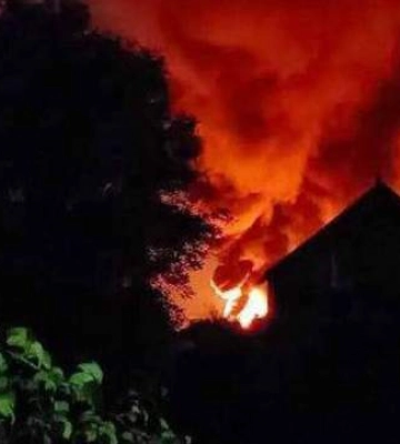 Повернення Бавовнятка: в окупованому Іловайську прогриміли вибухи та виникла пожежа