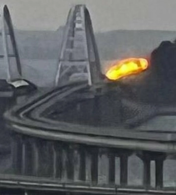В окупантів сталася вогняна халепа на Кримському мості: що відомо