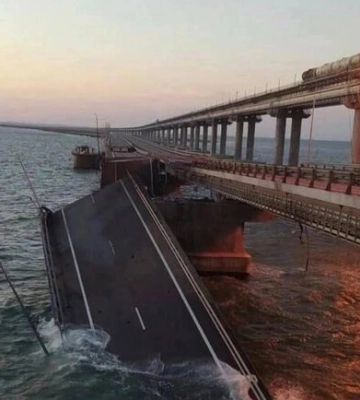 Грузовик, подорвавшийся на Крымском мосту перед этим осматривали россияне, - Mash. ВИДЕО