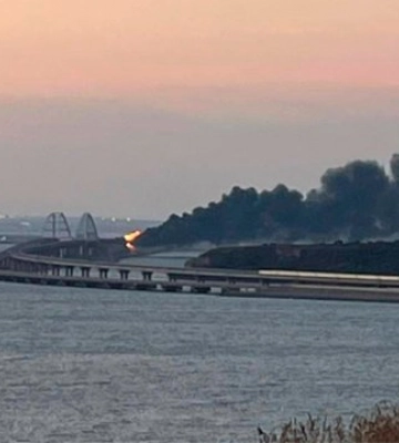 Вибух і пожежа на Кримському мосту: подробиці і все, що відомо