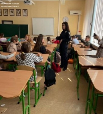 Діти вивчили багато цікавого та корисного разом із патрульними Закарпаття
